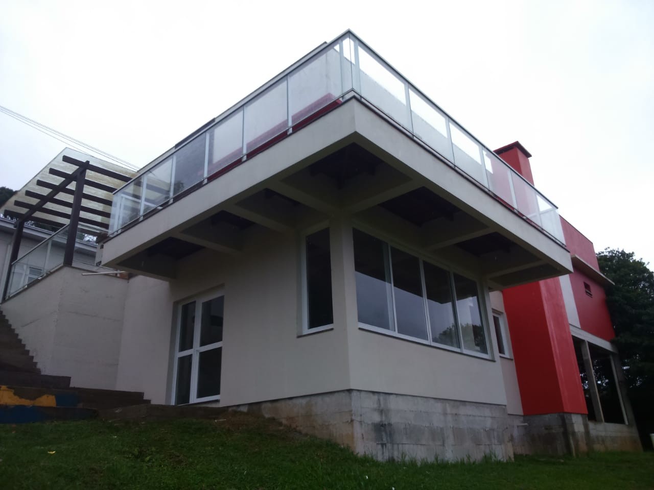 Guarda-corpo em varanda residencial